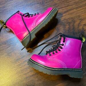 Dr. Martens toddler 8 Hot Pink Patent Leather Lace Up Combat Boots 1460T
